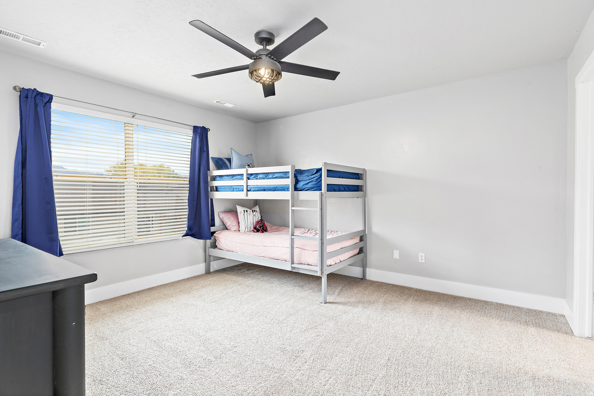 SPANISH VISTA - Residential