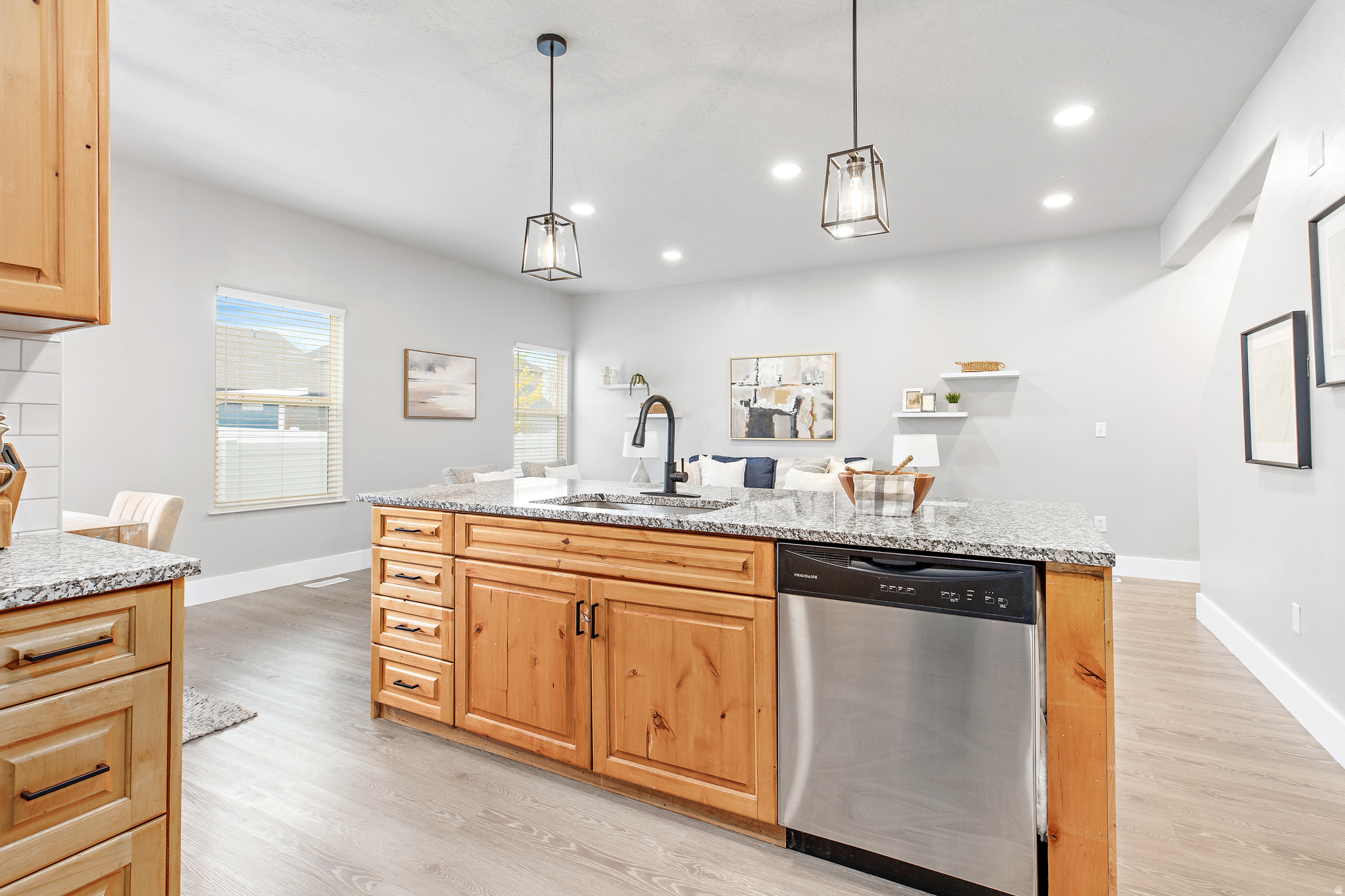 SPANISH VISTA - Residential