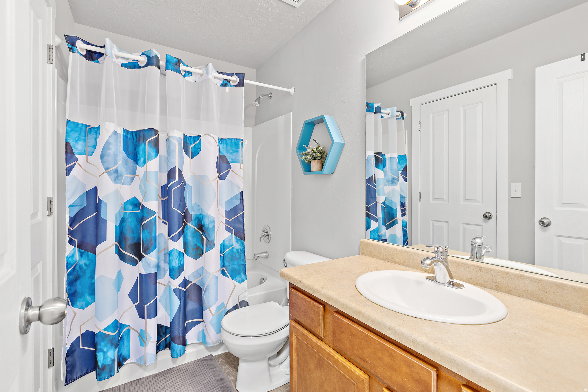 SPANISH VISTA - Residential