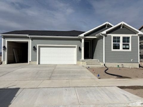 Photo of 2209 E GRANITE LN, Eagle Mountain, UT 84005 (MLS # 2134828)