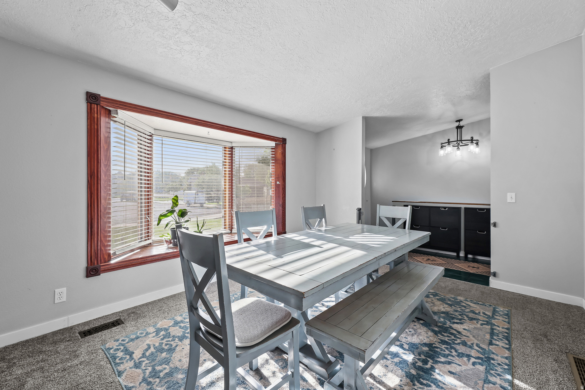 MOUNTAIN VIEW - Residential