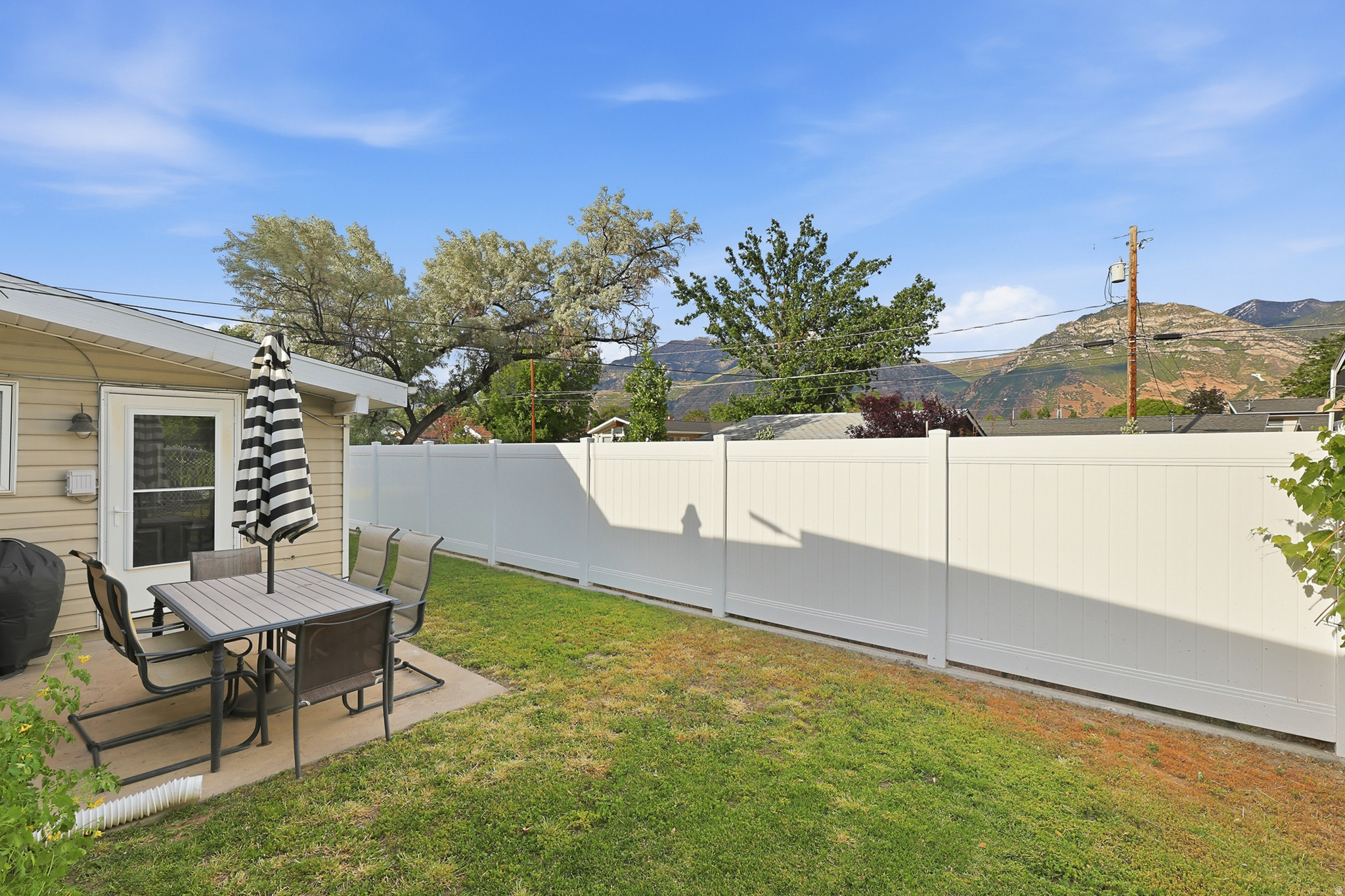 MOUNTAIN VIEW - Residential