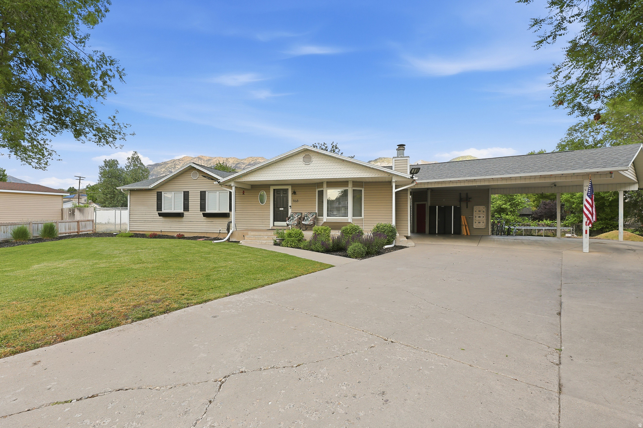 MOUNTAIN VIEW - Residential