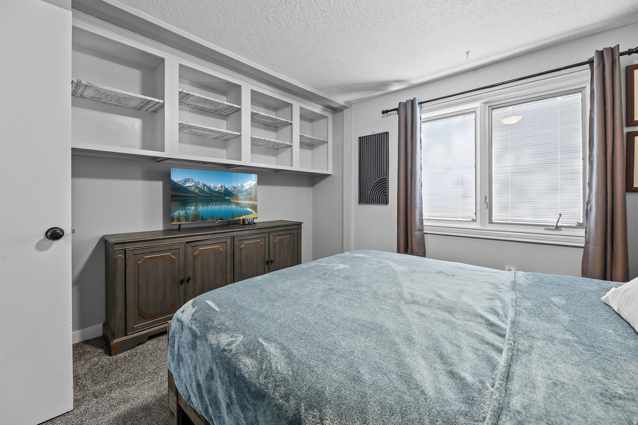 MOUNTAIN VIEW - Residential