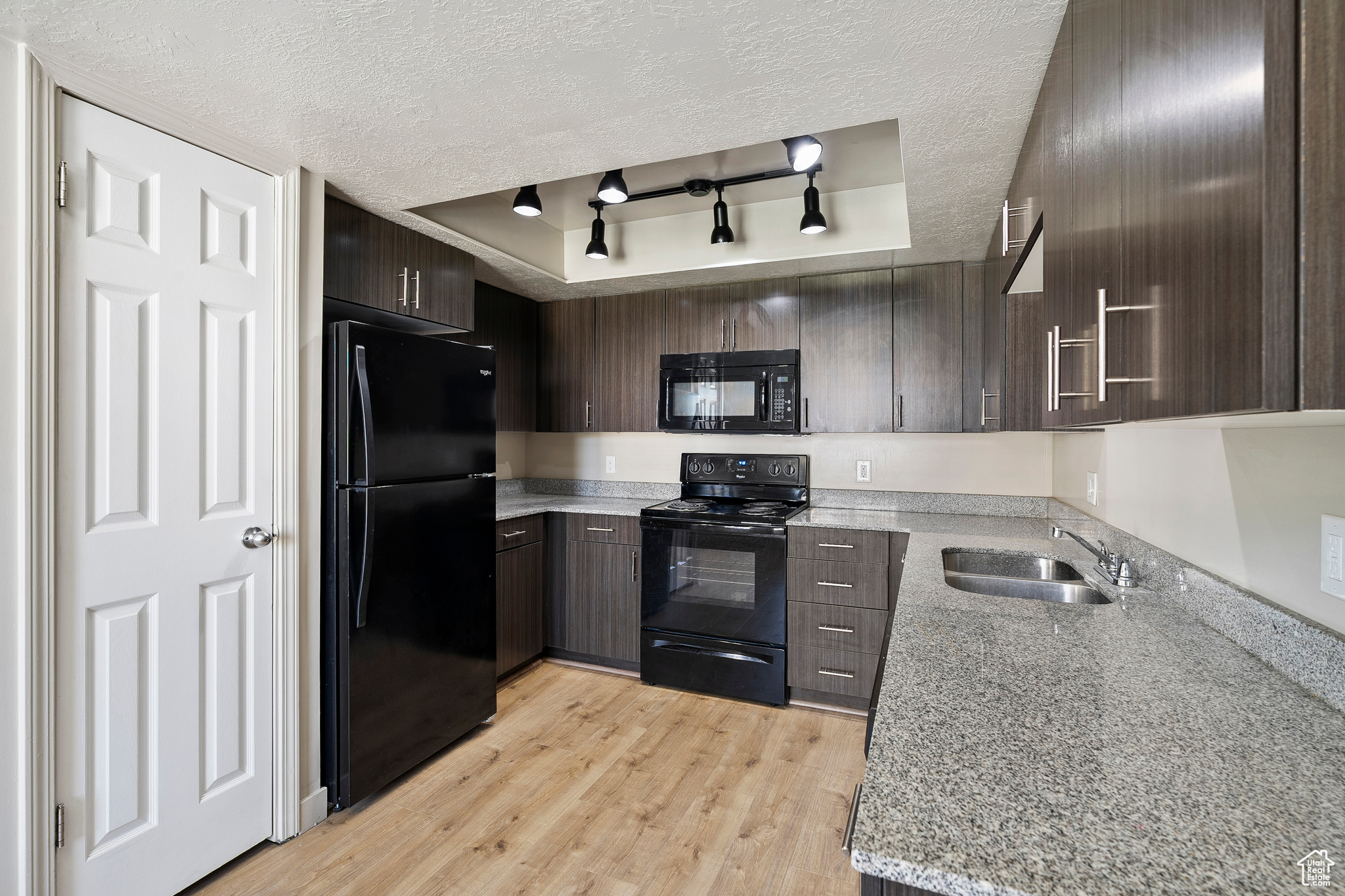 KENTWOOD CONDO - Residential