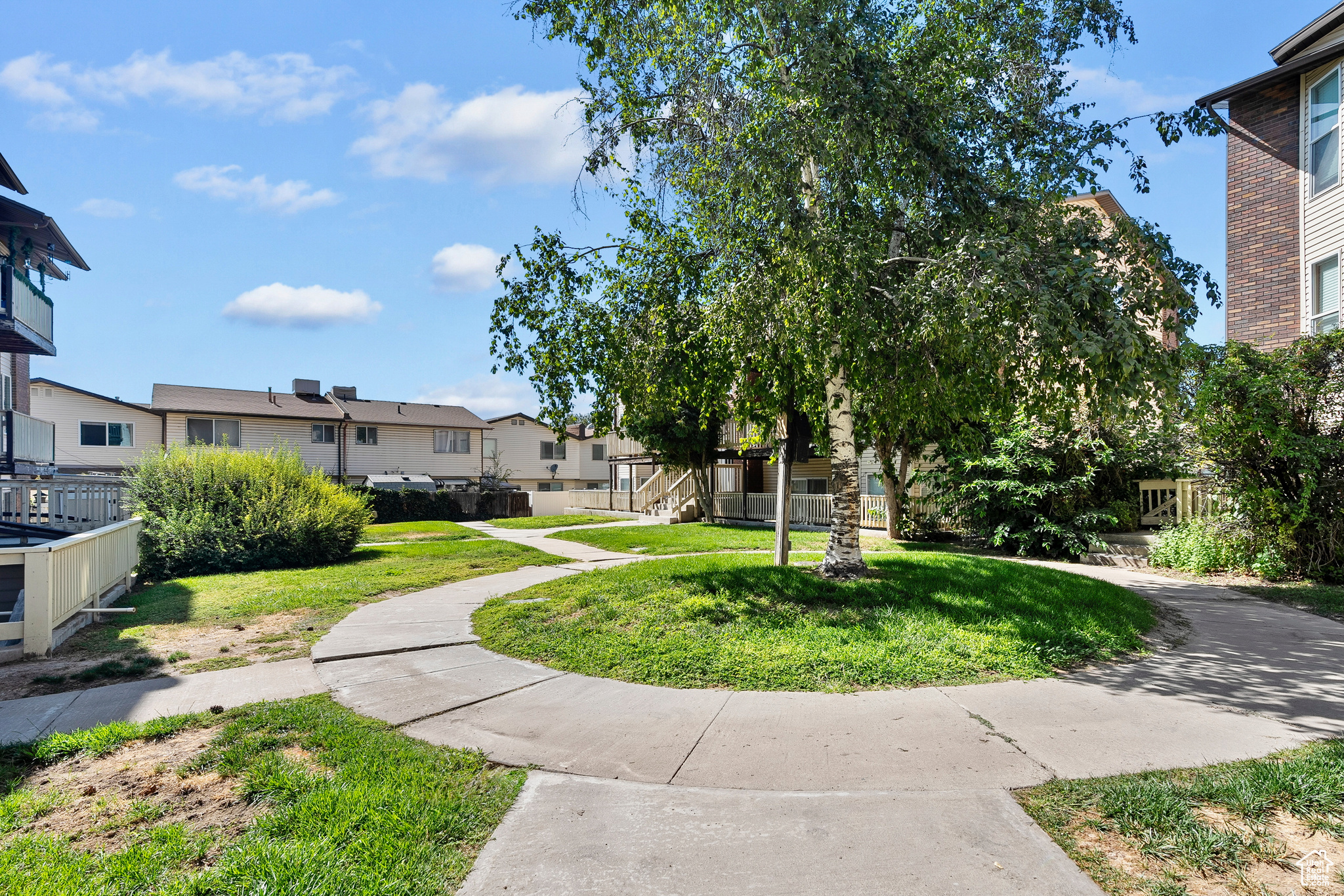 KENTWOOD CONDO - Residential