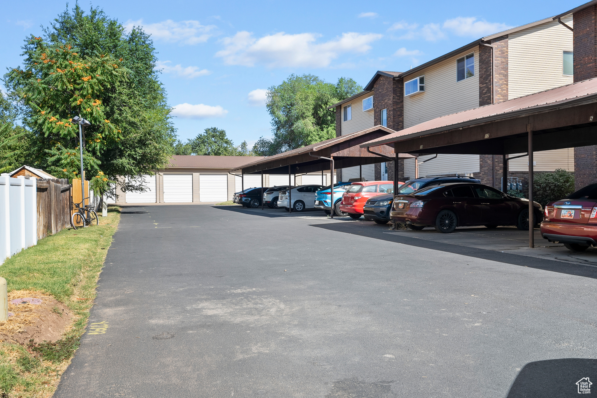 KENTWOOD CONDO - Residential