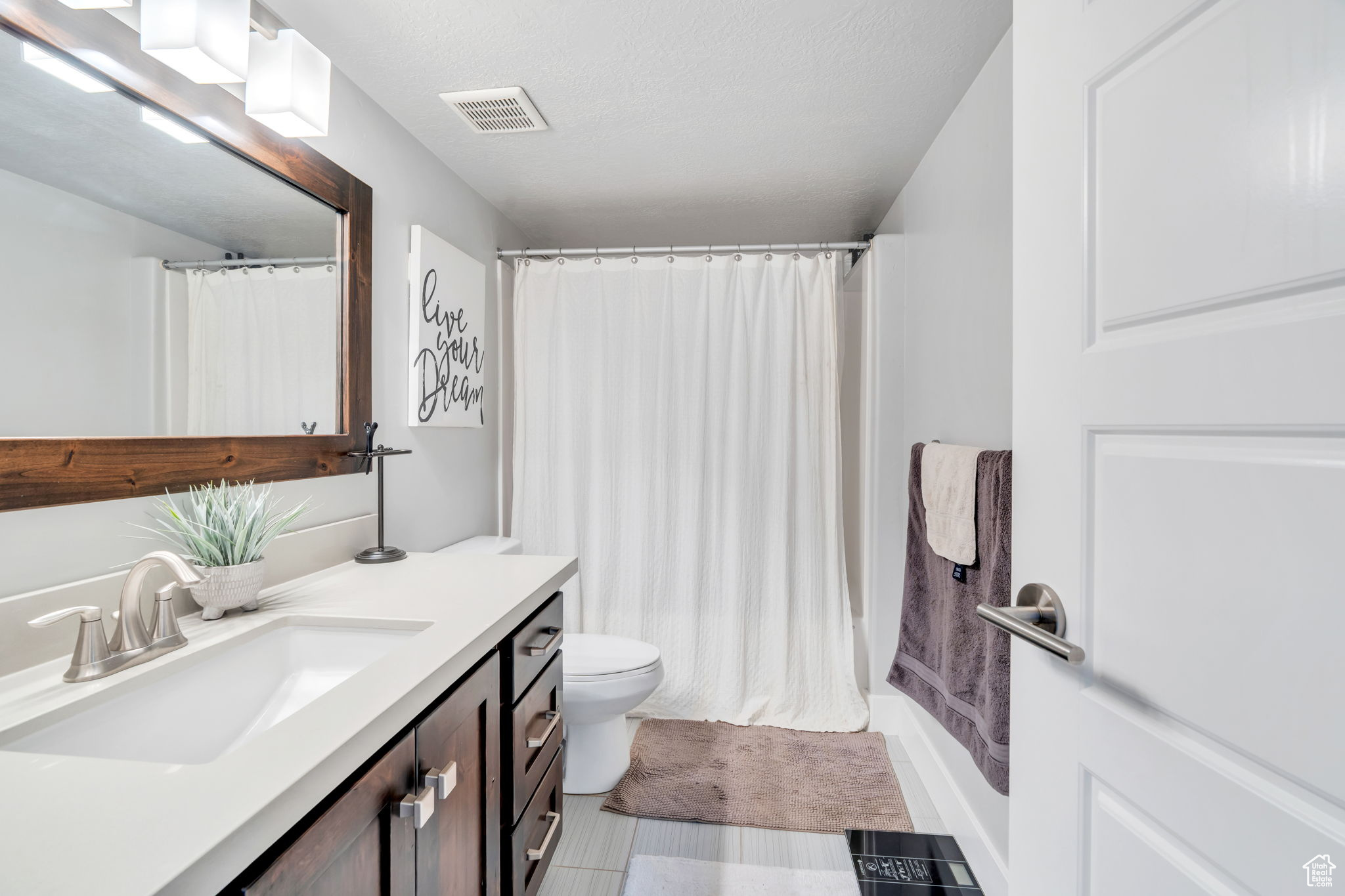 ASPEN HOLLOW - Residential