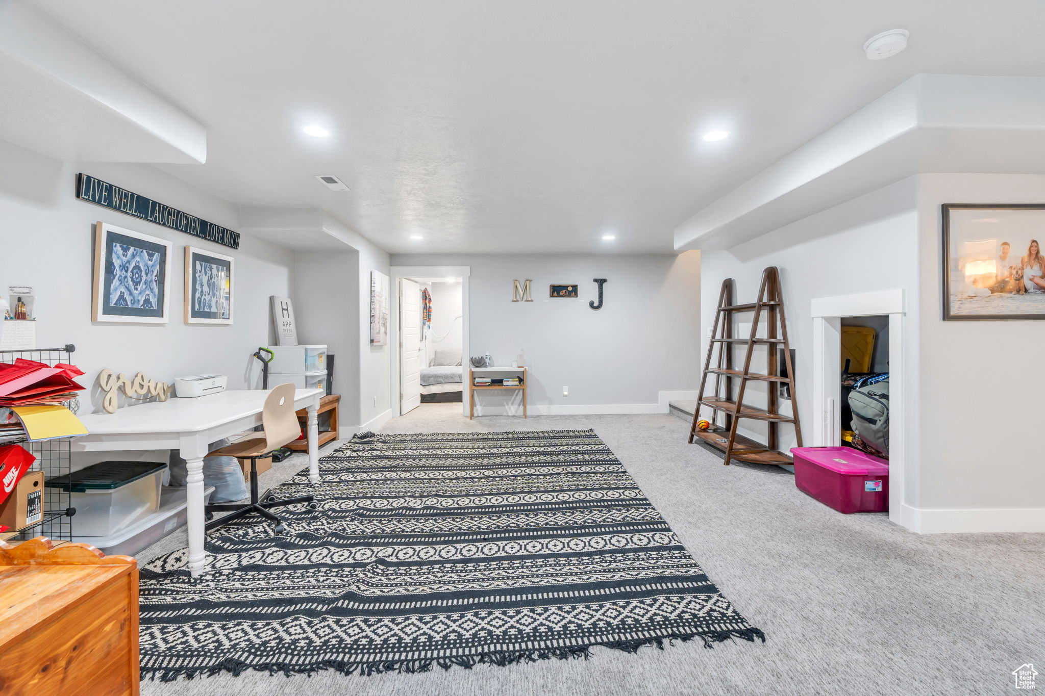 ASPEN HOLLOW - Residential