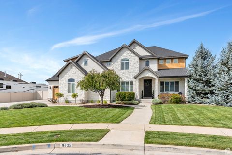 Photo of 9435 N ASPEN HOLLOW CIR W, Highland, UT 84003 (MLS # 2113412)