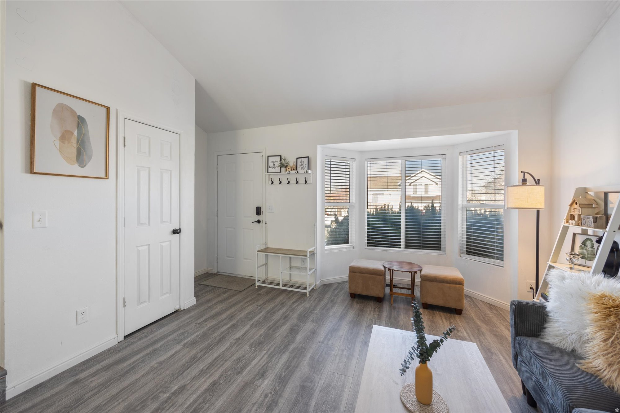 KINGS POINTE - Residential