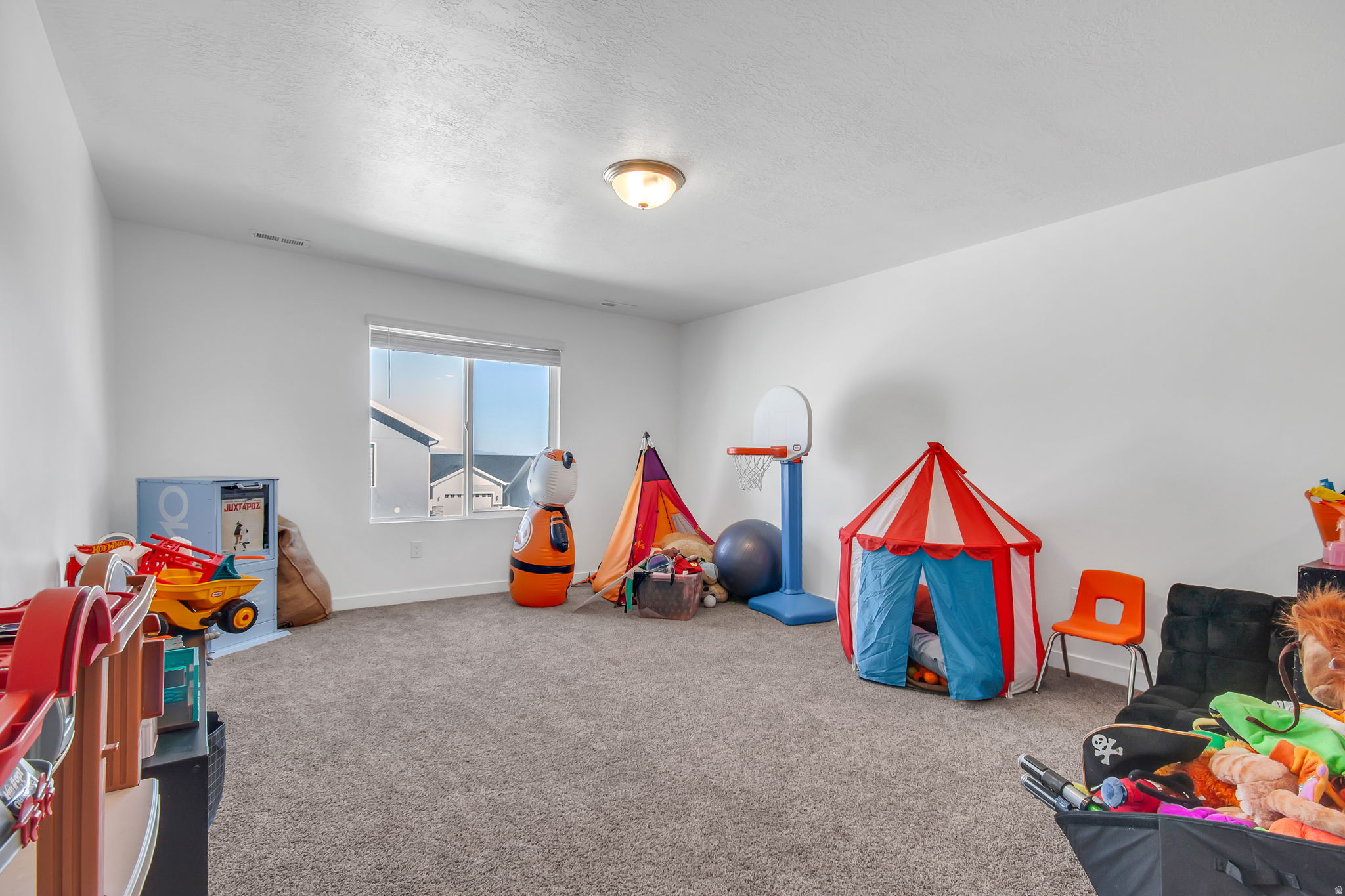 FOOTHILL VILLAGE - Residential