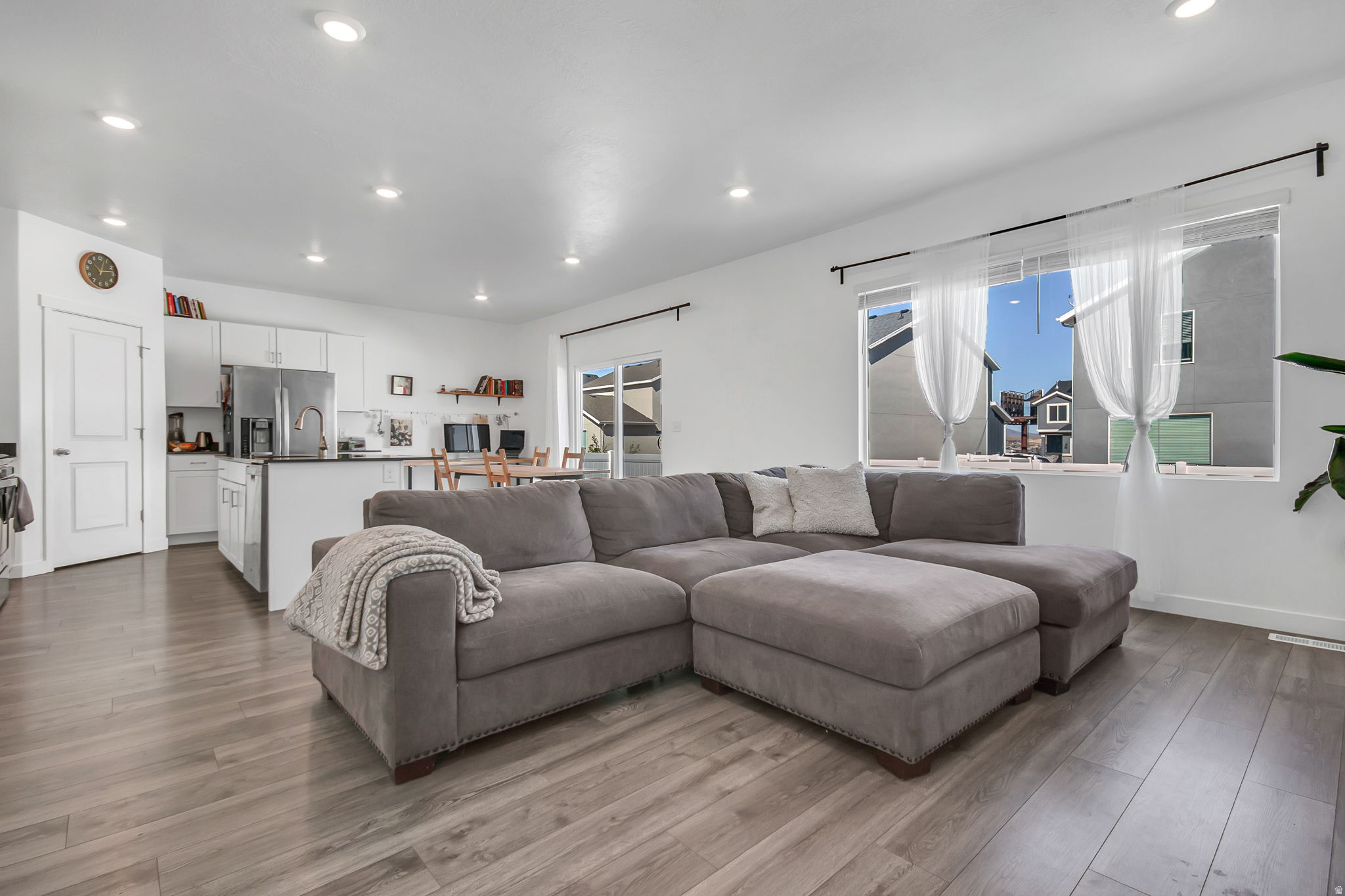 FOOTHILL VILLAGE - Residential