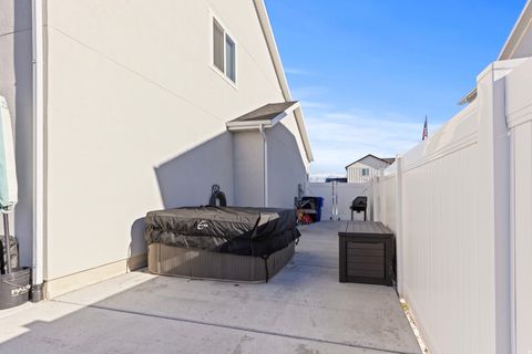 Tiny photo for 3214 S FIELDS AVE, Syracuse, UT 84075 (MLS # 2128391)