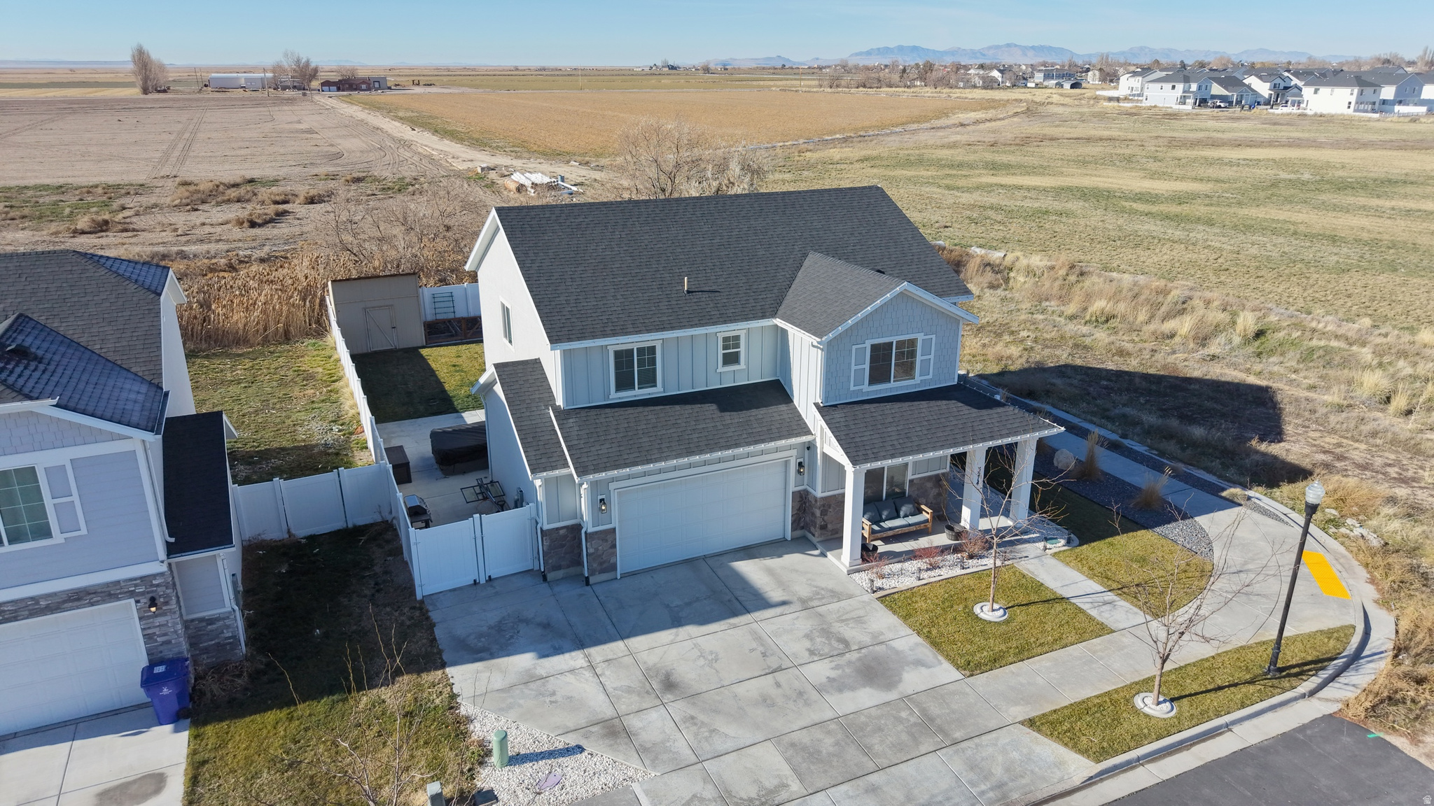 THE FIELDS - Residential