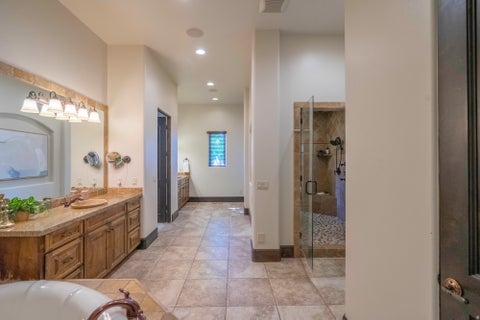 Tiny photo for 470 COUNTRY LN #11, Santa Clara, UT 84765 (MLS # 2183691)