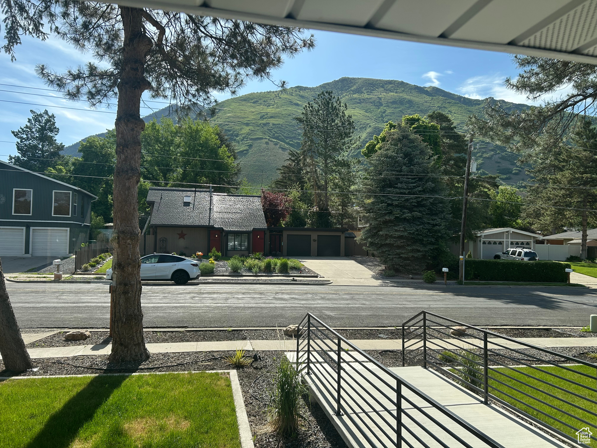 MOUNTAIN ESTATES #2 - Residential