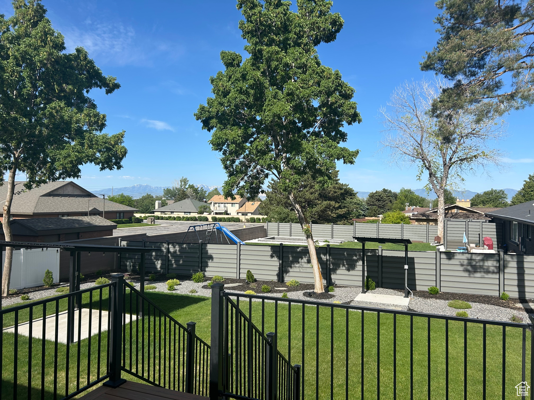 MOUNTAIN ESTATES #2 - Residential