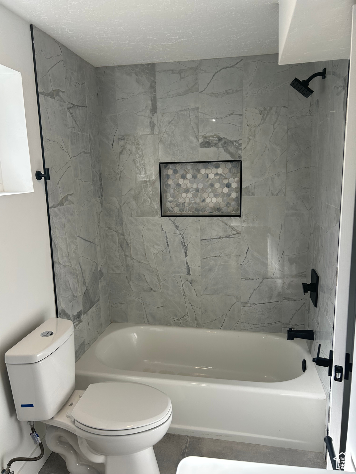 MOUNTAIN ESTATES #2 - Residential