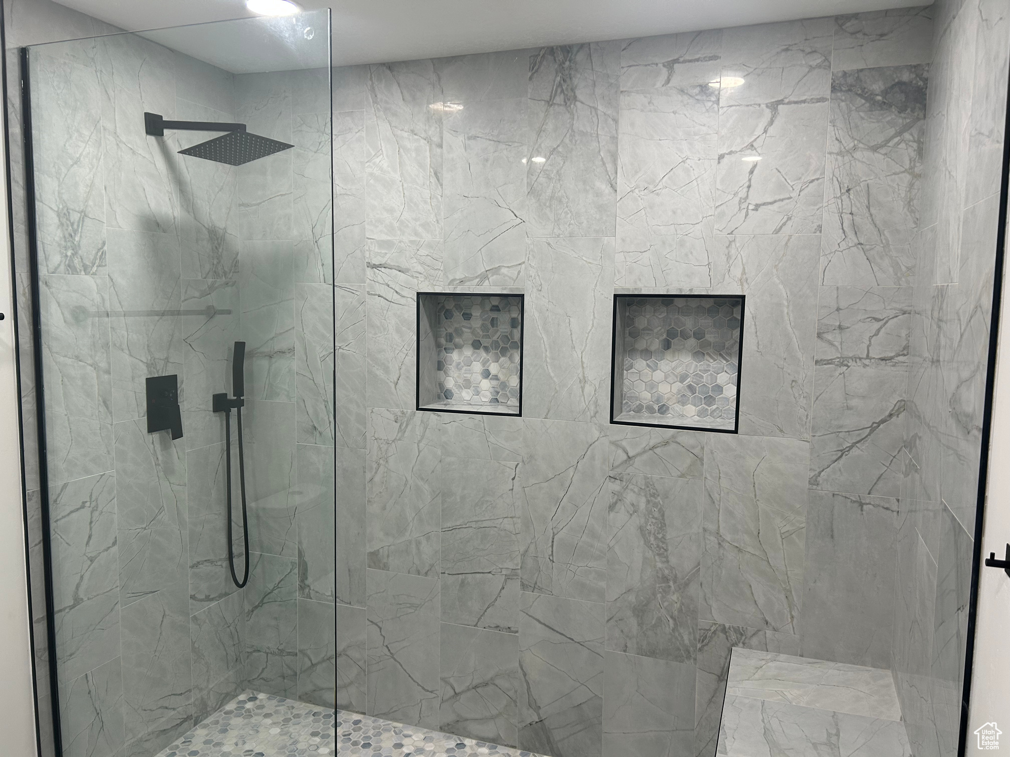 MOUNTAIN ESTATES #2 - Residential