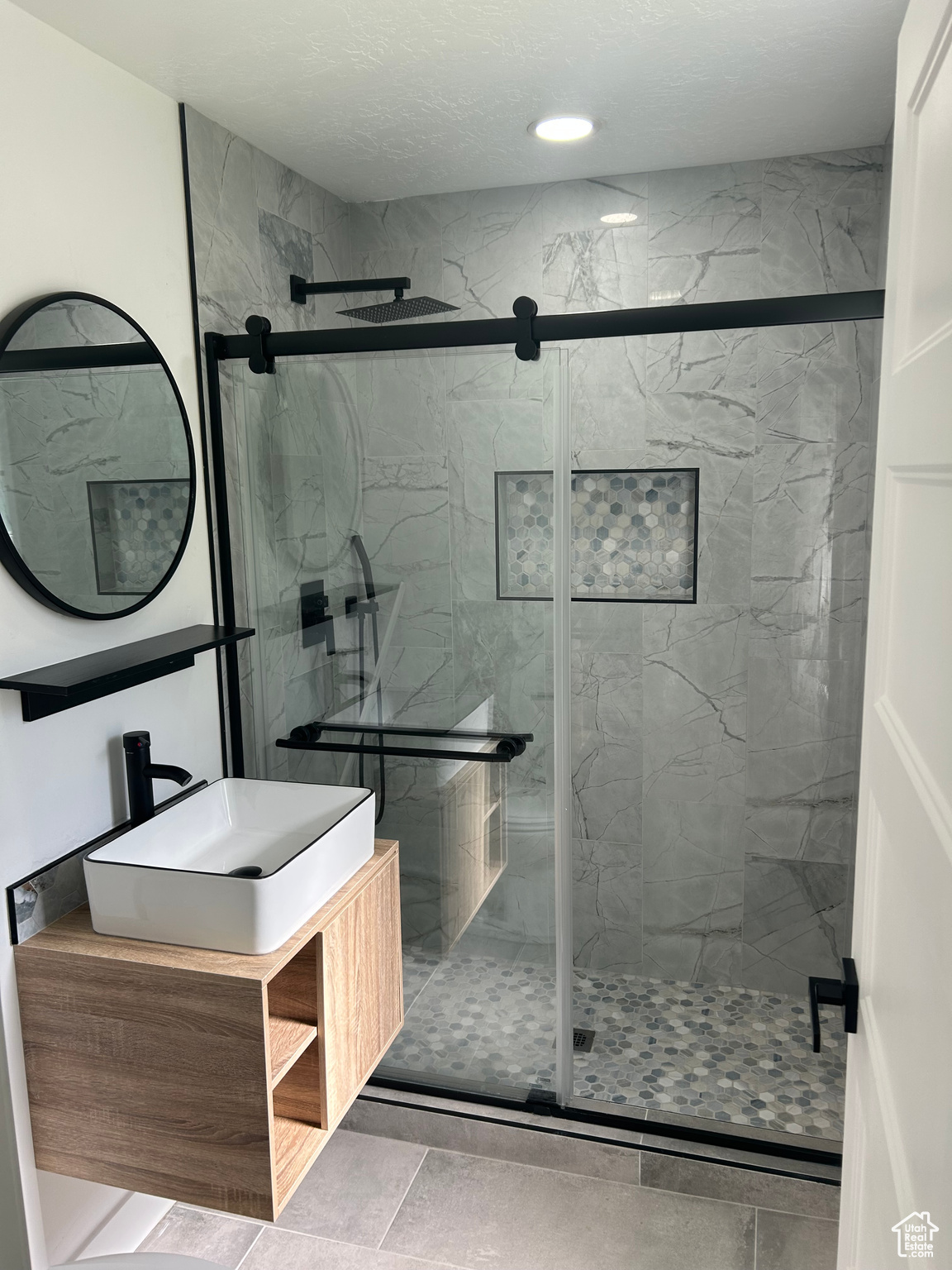 MOUNTAIN ESTATES #2 - Residential