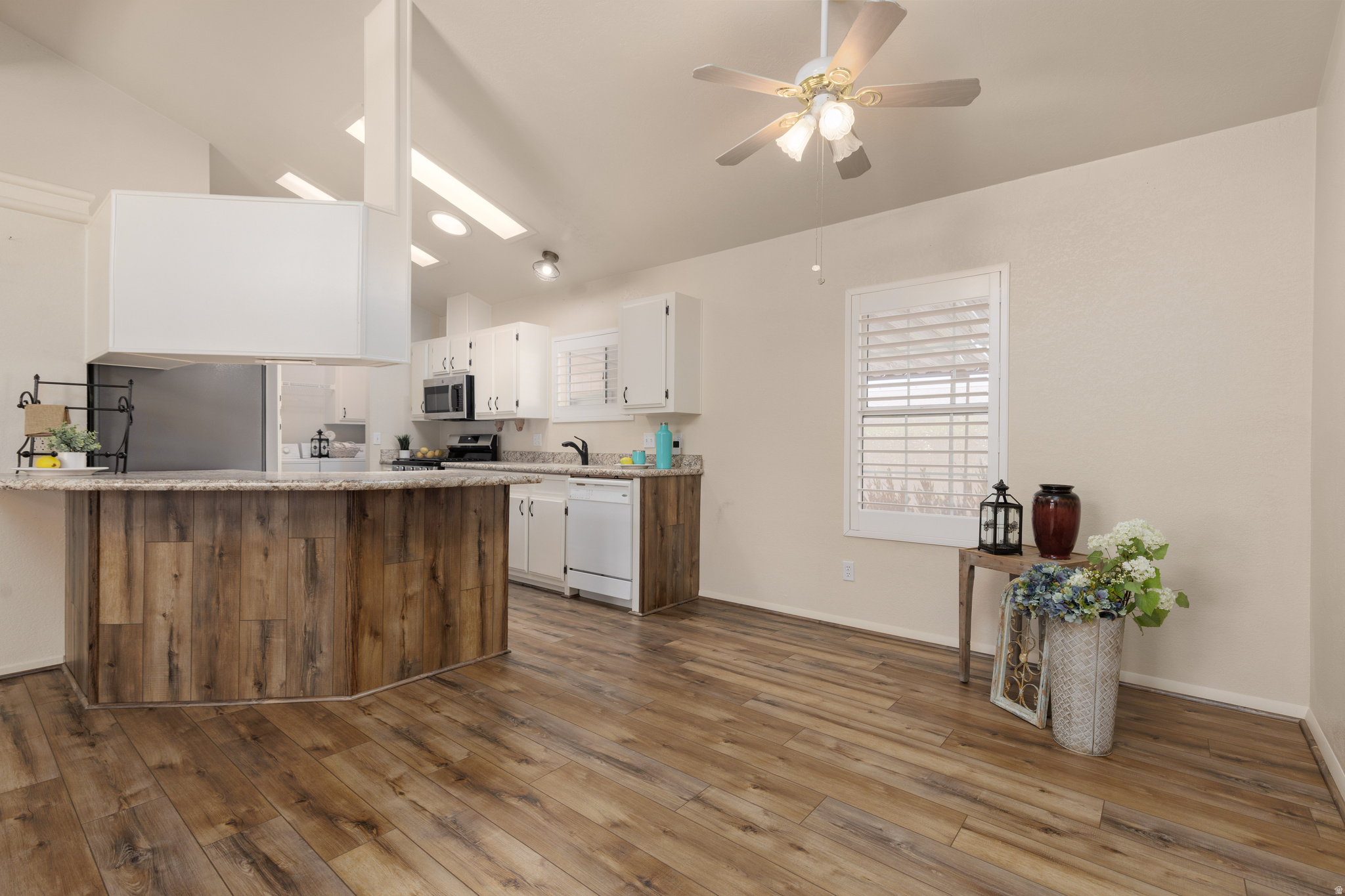 RAINBOW RIDGE MOBILE HOME PARK - Residential