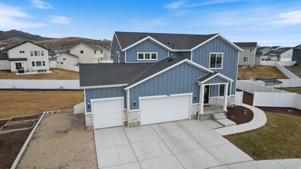 Photo of 1794 E JOHNSTOWN ST N, Eagle Mountain, UT 84005 (MLS # 2143948)