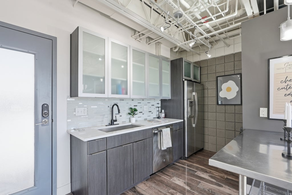 Photo of 360 W BROADWAY S #613, Salt Lake City, UT 84101 (MLS # 2171302)