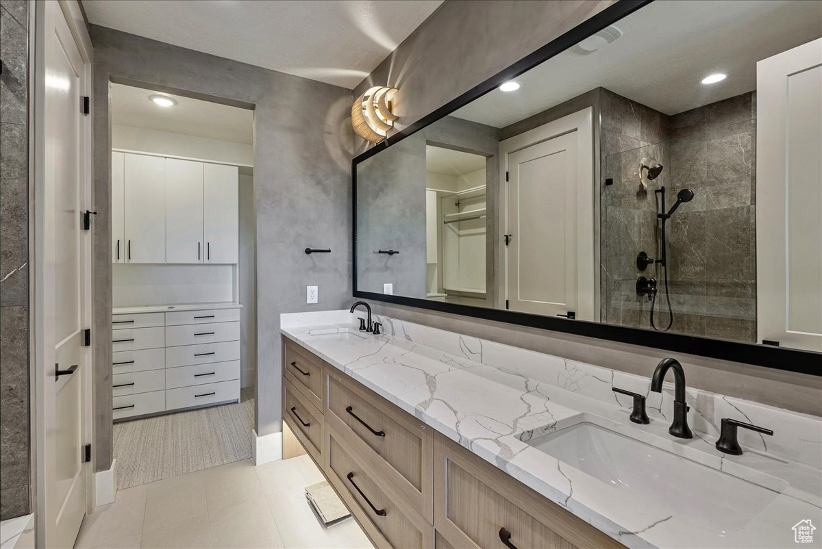 CENTER POINTE TOWNHOMES - Residential