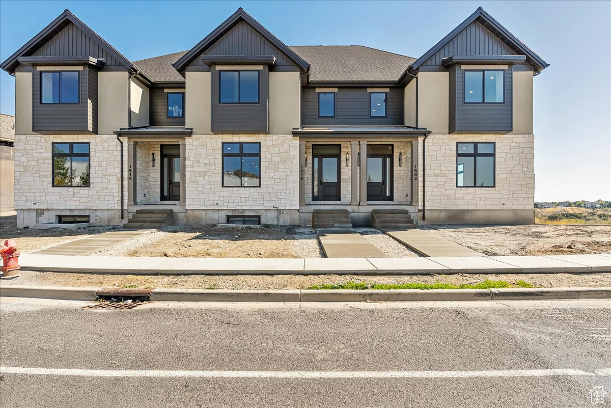 CENTER POINTE TOWNHOMES - Residential