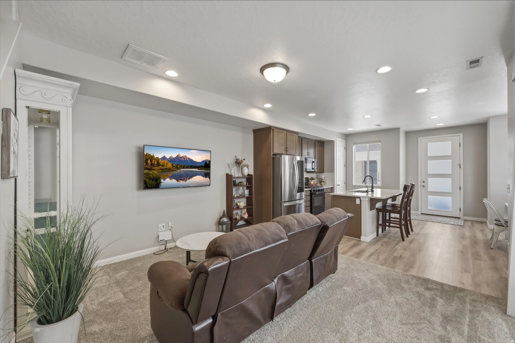 ARROWHEAD PARK - Residential Income