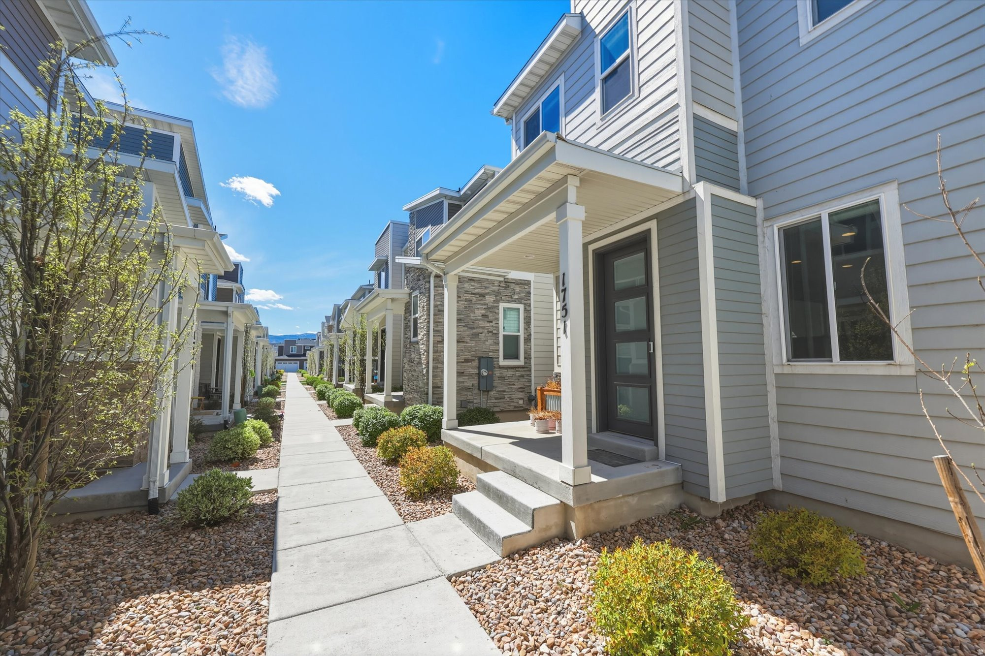 ARROWHEAD PARK - Residential Income