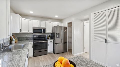 Tiny photo for 1492 W PARKSIDE DR, Provo, UT 84601 (MLS # 2118967)