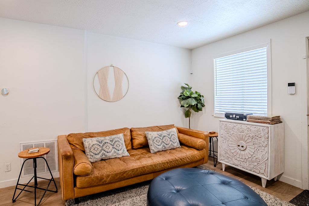 Photo of 1112 S 1100 W, Salt Lake City, UT 84104 (MLS # 2138392)