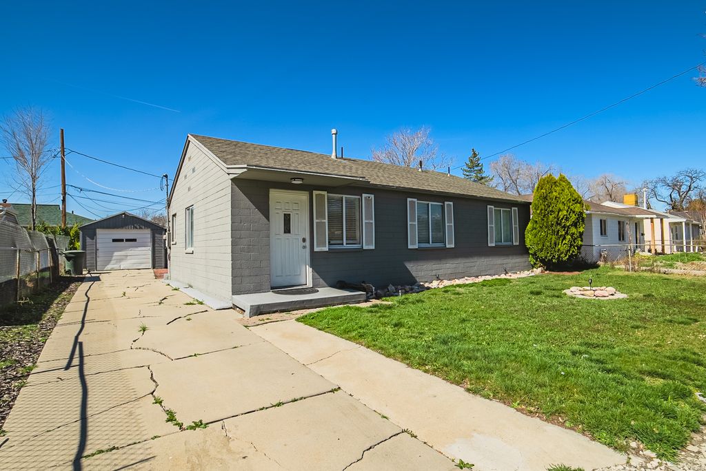 Photo of 1112 S 1100 W, Salt Lake City, UT 84104 (MLS # 2138392)
