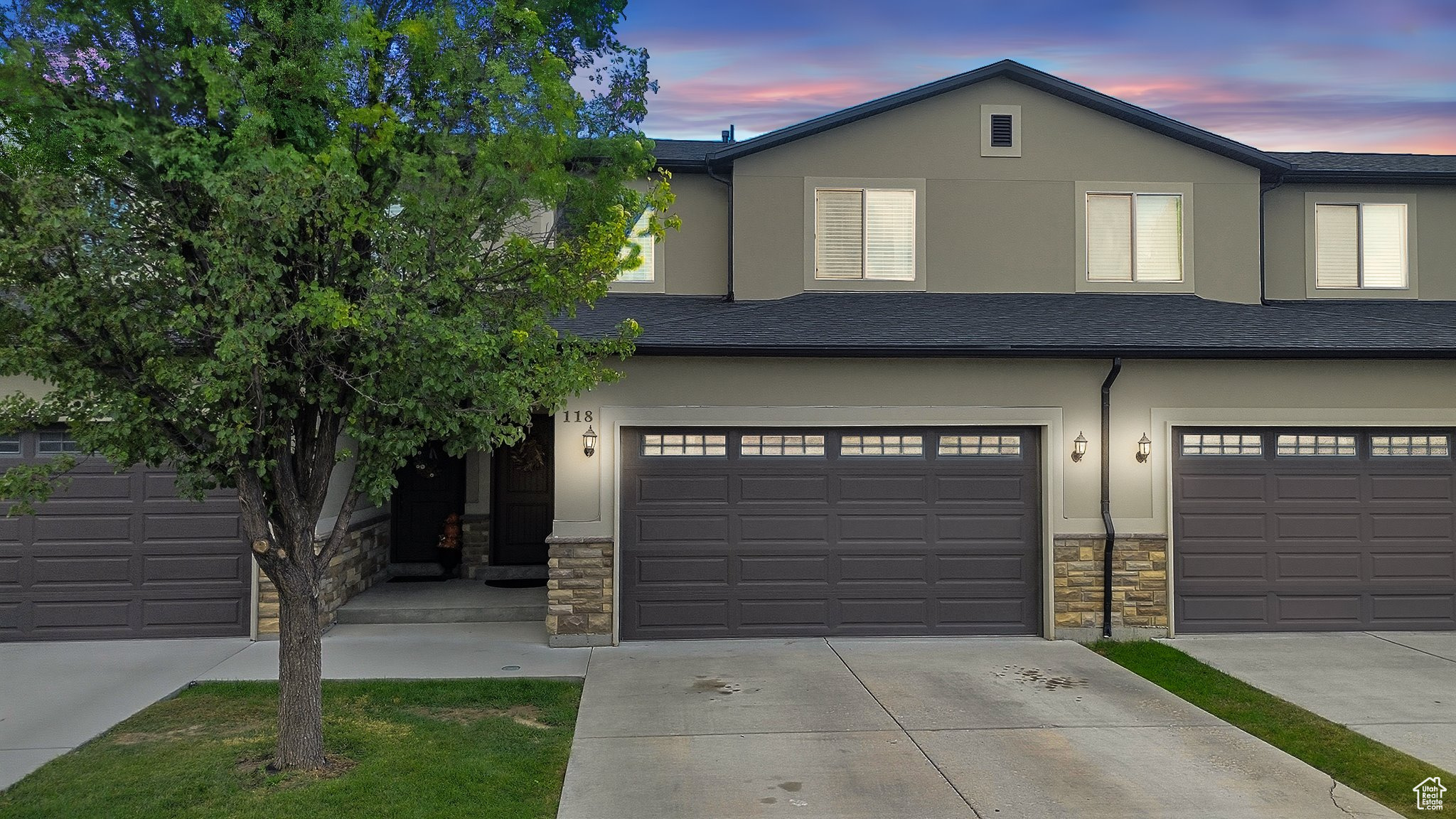 Beautiful 3-bedroom, 2.5-bath home in Smithfield with 1,611 sq ft of comfortable living space. This home has been freshly updated with new interior paint, a brand-new water heater, and smart home features including a thermostat and door lock. The spacious primary suite offers a relaxing soaker tub and walk-in closet, creating the perfect retreat. Located in a welcoming community with access to a pool and hot tub and you'll be surrounded with beautiful mountain views that highlight the charm of Smithfield living. Buyer to verify all information.