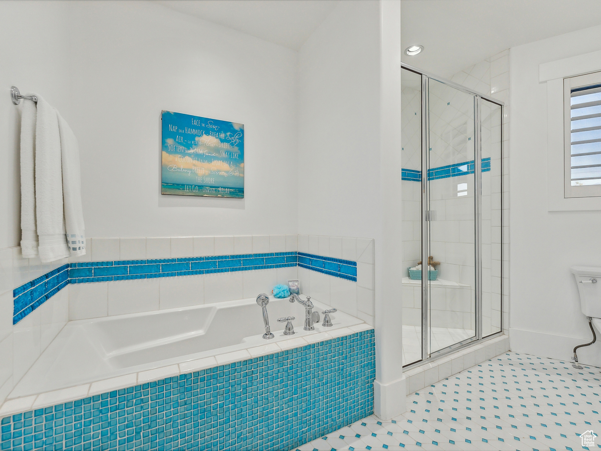 Salt Lake City, Utah 84109, United States, 5 Bedrooms Bedrooms, ,3 BathroomsBathrooms,Residential,Pending,43056