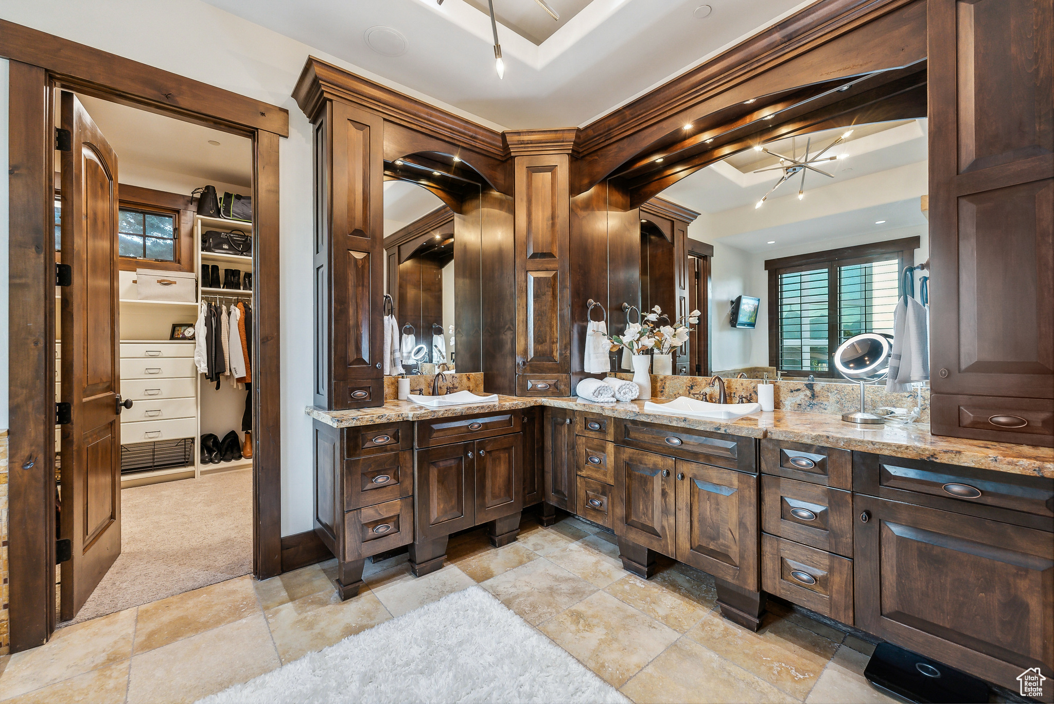 Salt Lake City, Utah 84109, United States, 5 Bedrooms Bedrooms, ,3 BathroomsBathrooms,Residential,Pending,43056