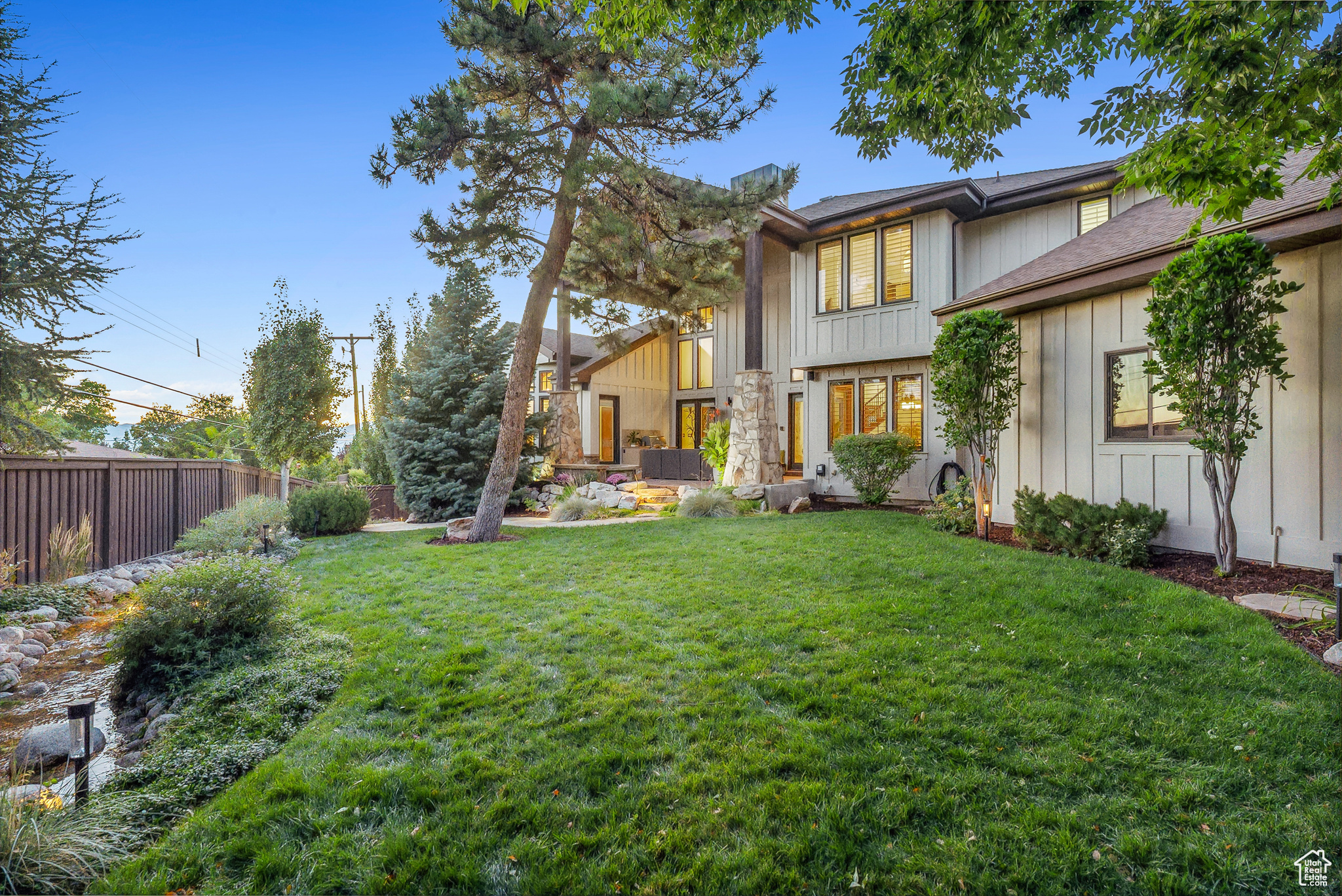 Salt Lake City, Utah 84109, United States, 5 Bedrooms Bedrooms, ,3 BathroomsBathrooms,Residential,Pending,43056