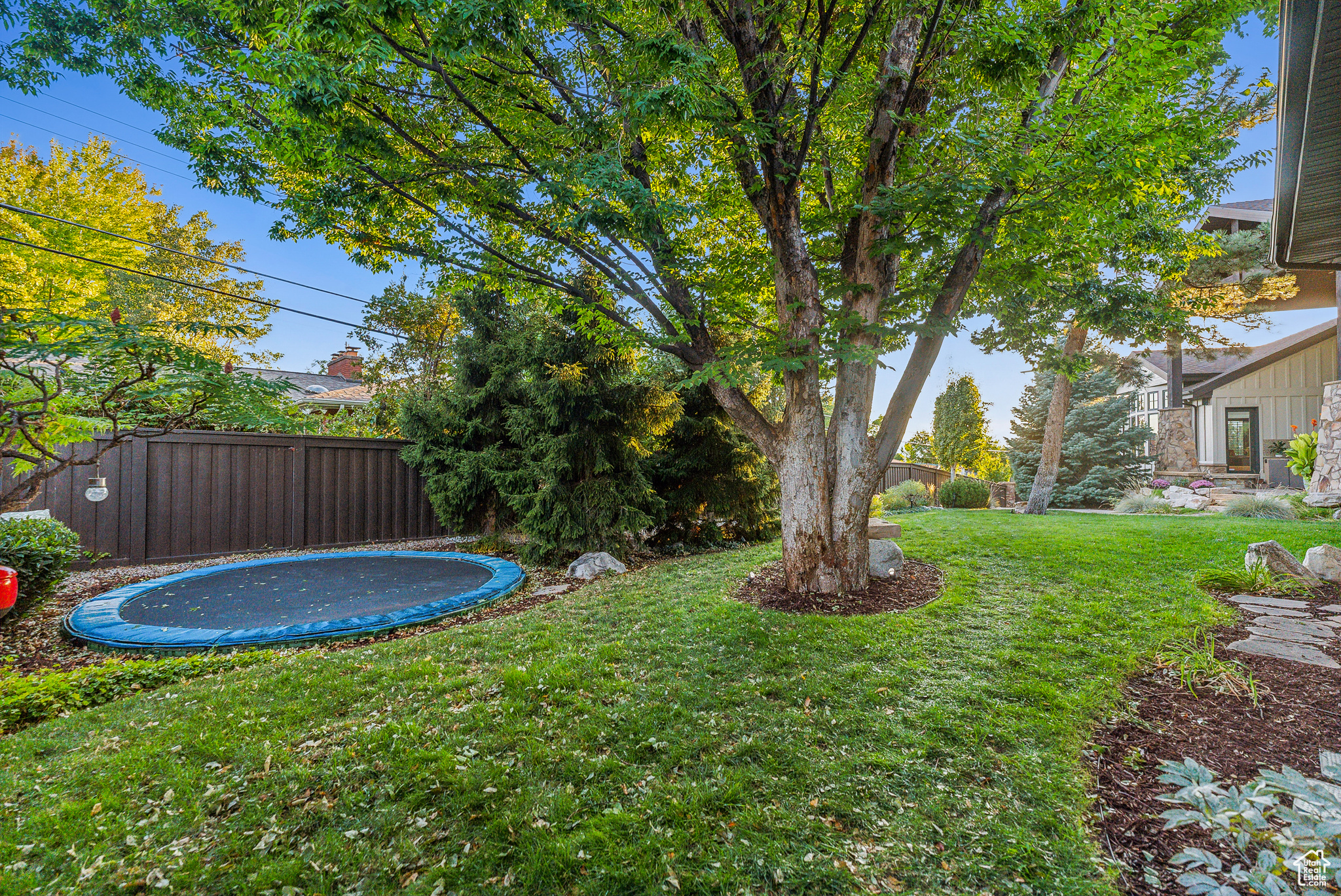 Salt Lake City, Utah 84109, United States, 5 Bedrooms Bedrooms, ,3 BathroomsBathrooms,Residential,Pending,43056