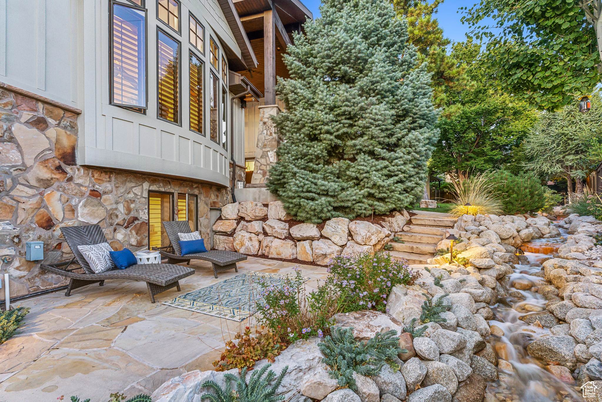 Salt Lake City, Utah 84109, United States, 5 Bedrooms Bedrooms, ,3 BathroomsBathrooms,Residential,Pending,43056