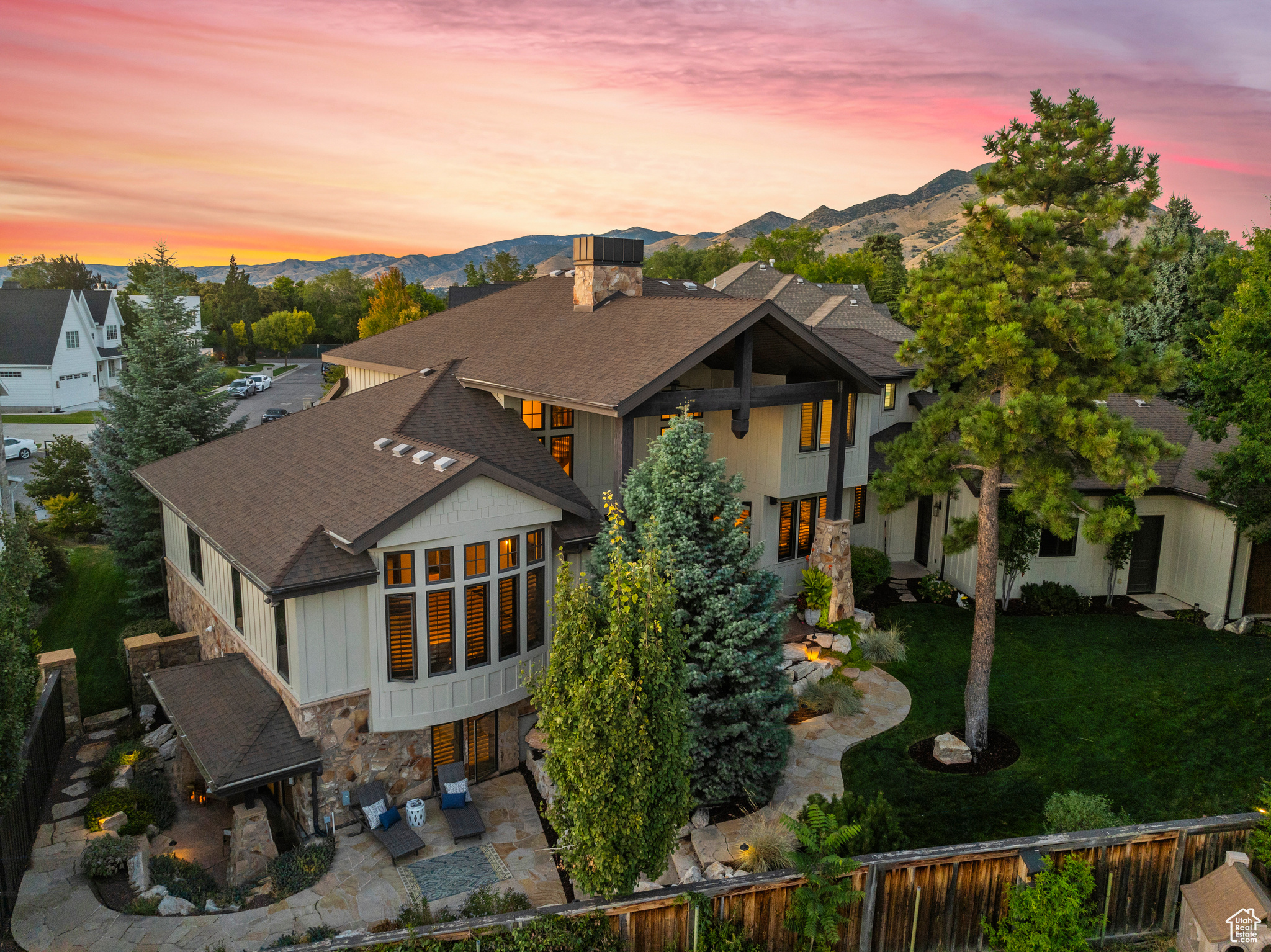 Salt Lake City, Utah 84109, United States, 5 Bedrooms Bedrooms, ,3 BathroomsBathrooms,Residential,Pending,43056