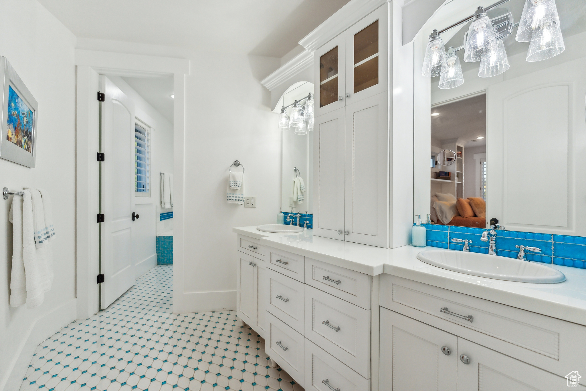 Salt Lake City, Utah 84109, United States, 5 Bedrooms Bedrooms, ,3 BathroomsBathrooms,Residential,Pending,43056