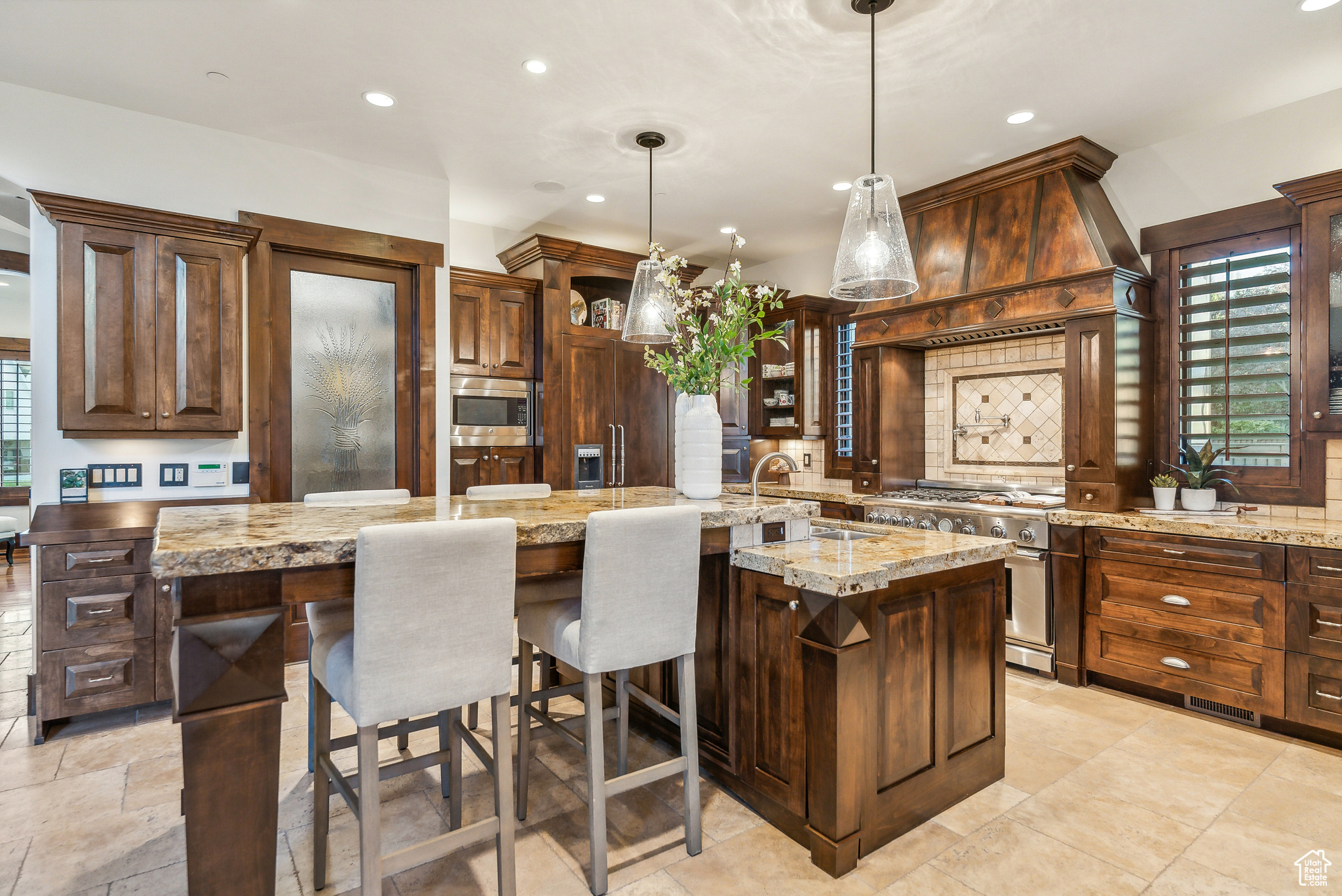 Salt Lake City, Utah 84109, United States, 5 Bedrooms Bedrooms, ,3 BathroomsBathrooms,Residential,Pending,43056