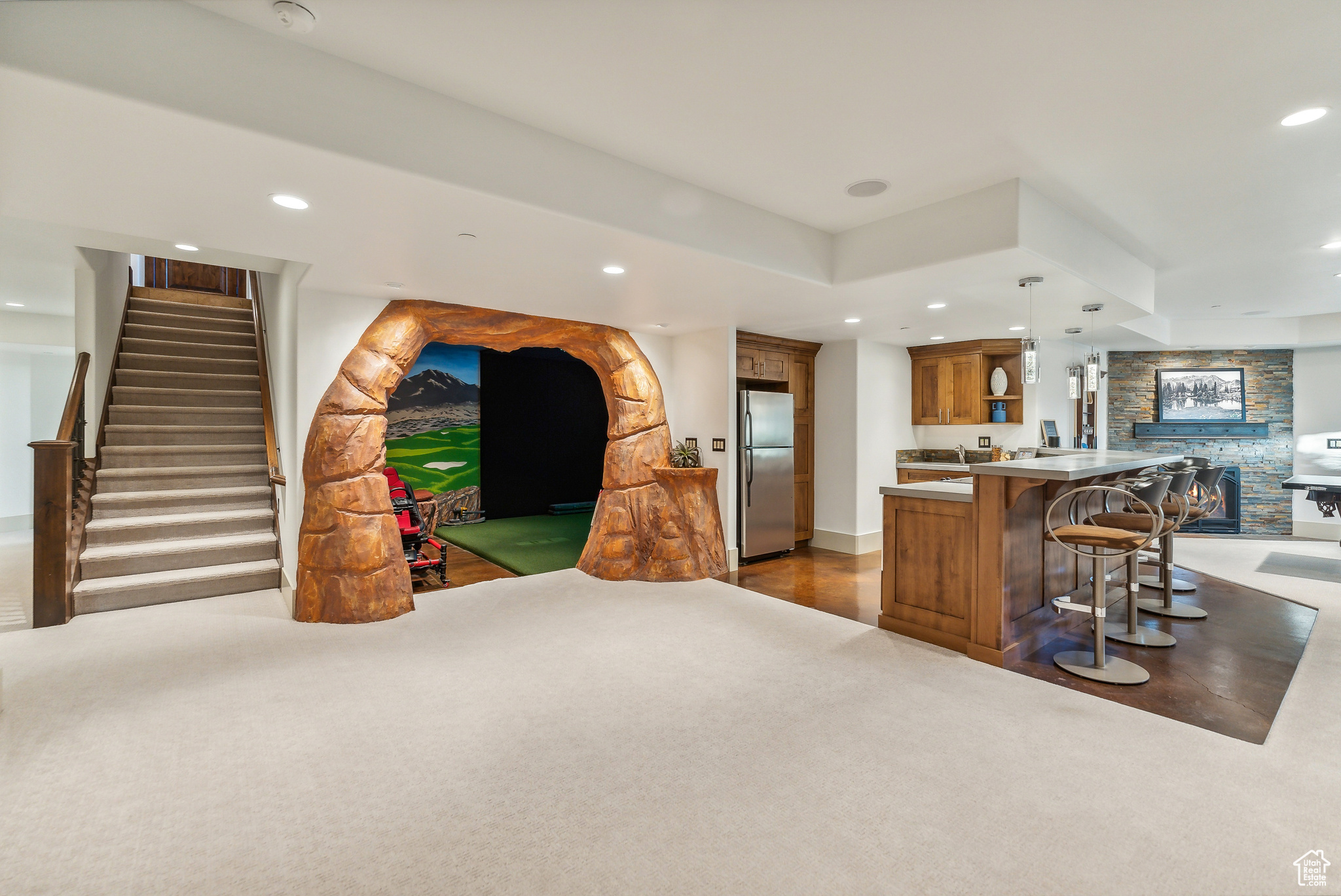 Salt Lake City, Utah 84109, United States, 5 Bedrooms Bedrooms, ,3 BathroomsBathrooms,Residential,Pending,43056