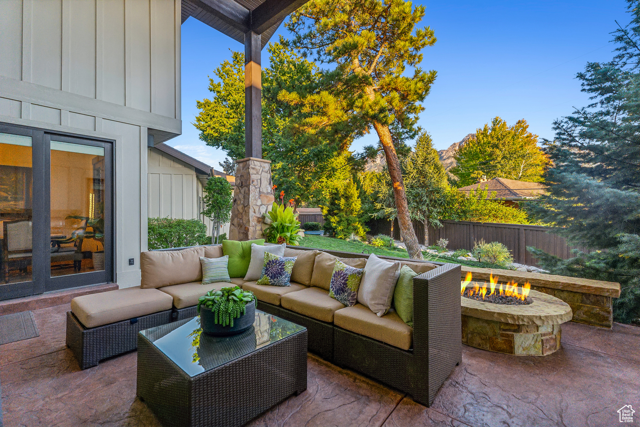 Salt Lake City, Utah 84109, United States, 5 Bedrooms Bedrooms, ,3 BathroomsBathrooms,Residential,Pending,43056