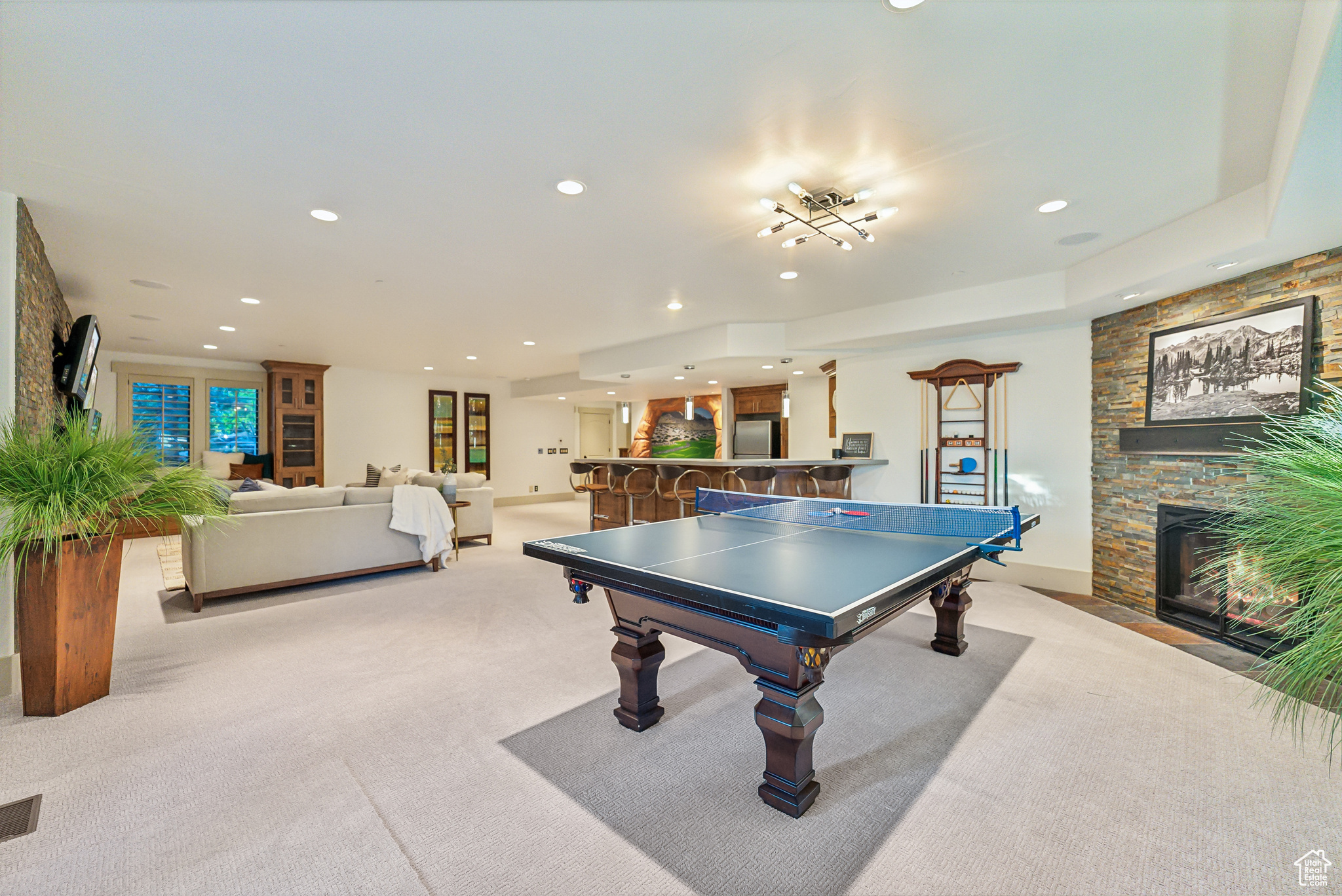 Salt Lake City, Utah 84109, United States, 5 Bedrooms Bedrooms, ,3 BathroomsBathrooms,Residential,Pending,43056