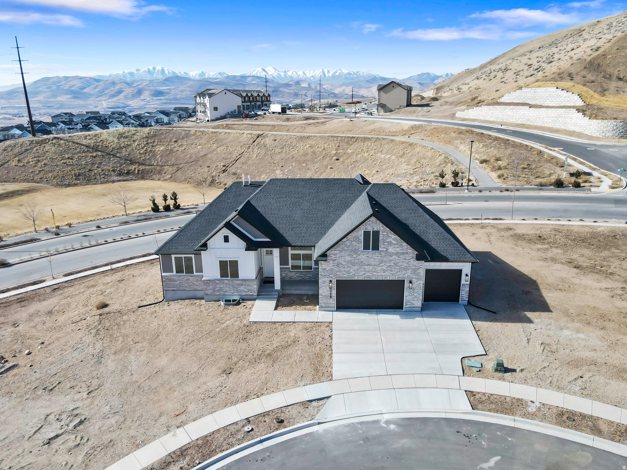 FOX CANYON - Residential