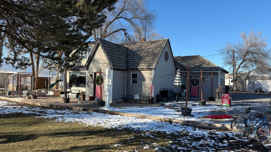 Adorable cottage home in a beautiful country setting!  This home is charming inside and out! Large family room with a wood burning stove that is sure to keep you cozy and warm during the cold months.  There is plenty of room for your animals and storage for your toys, plus a greenhouse, chicken coup and dog kennel.  Also, a grain bin made into a critter cave!  Make your appointment to see this cute home today!