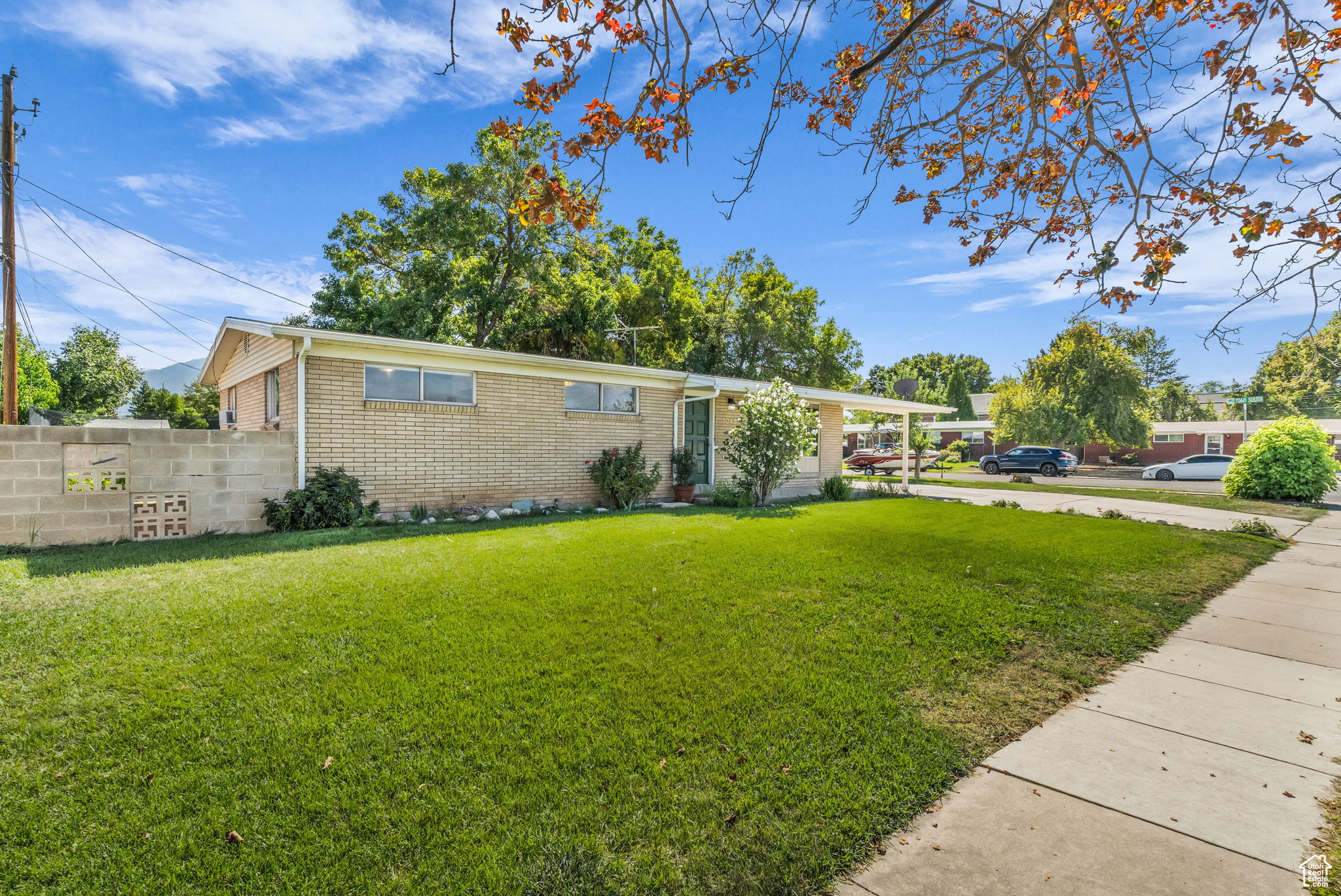 GOLDEN ACRES - Residential